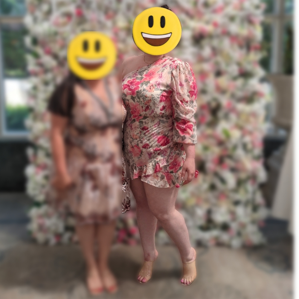 Express One Shoulder Floral Romper - Picture 6 of 12